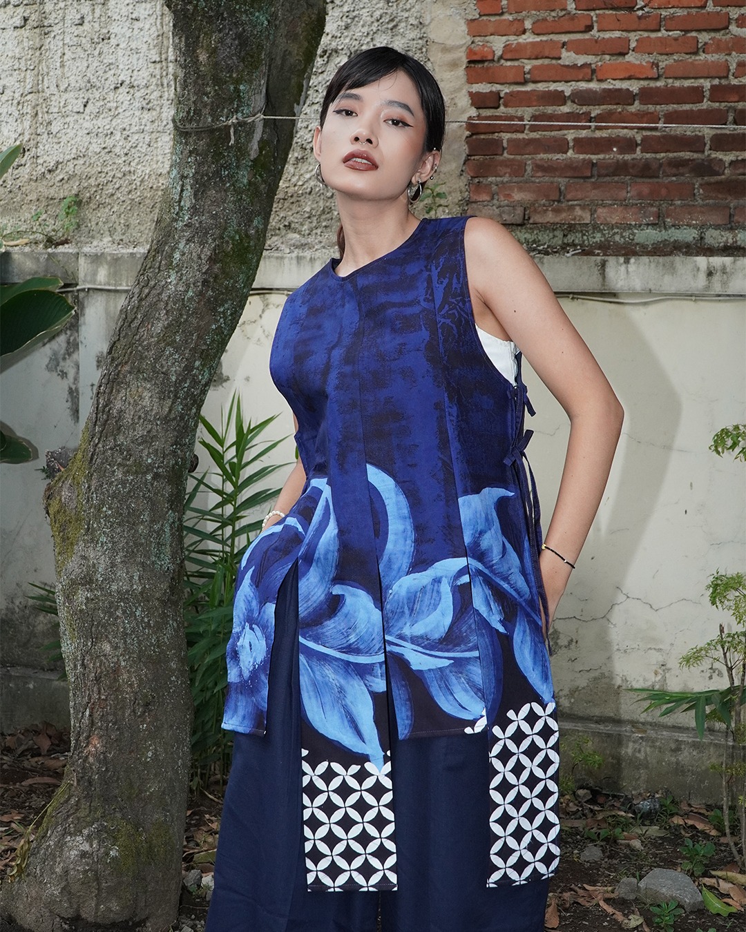 BOOLAO Blue Flora Mosaic Vest
