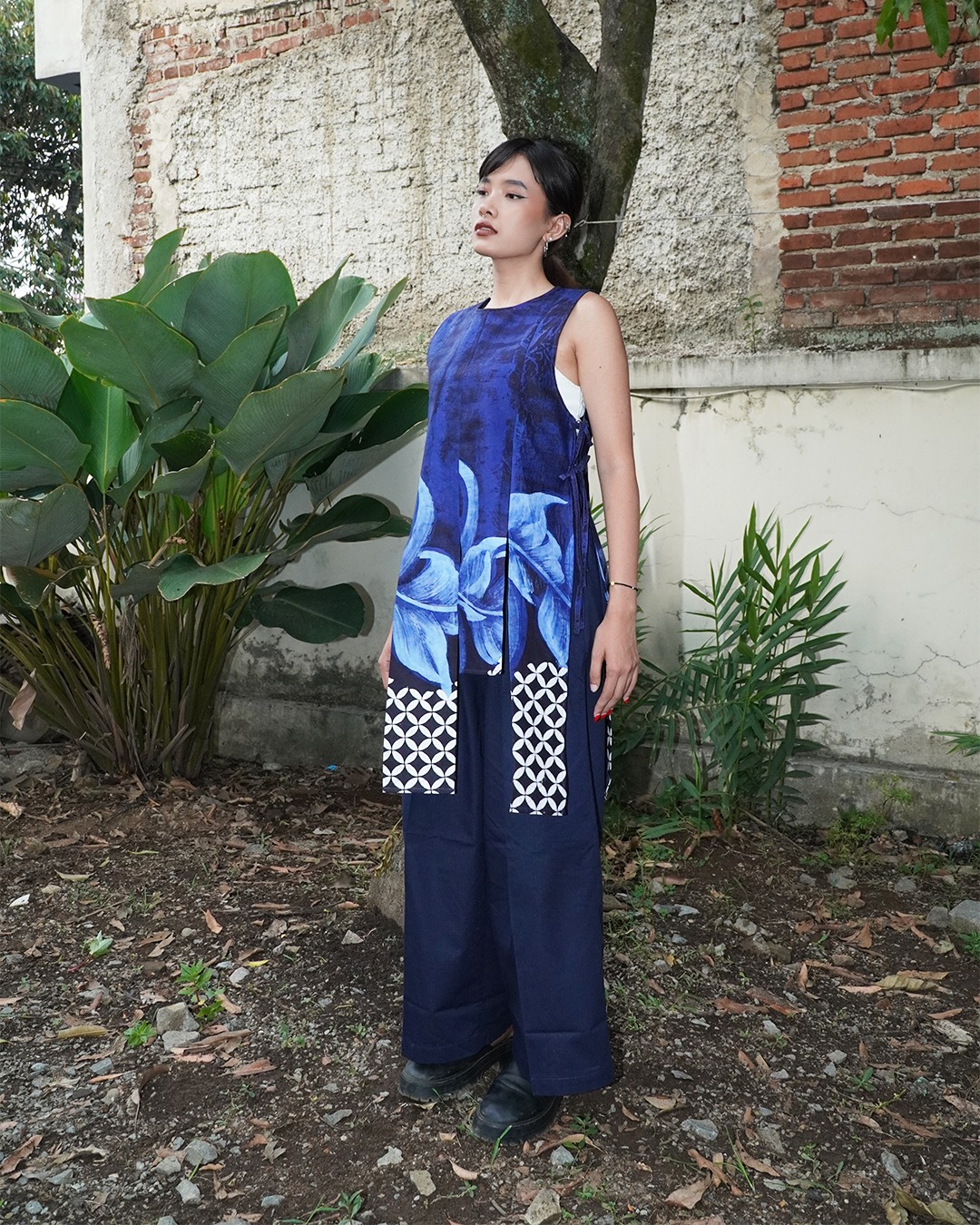 BOOLAO Blue Flora Mosaic Vest