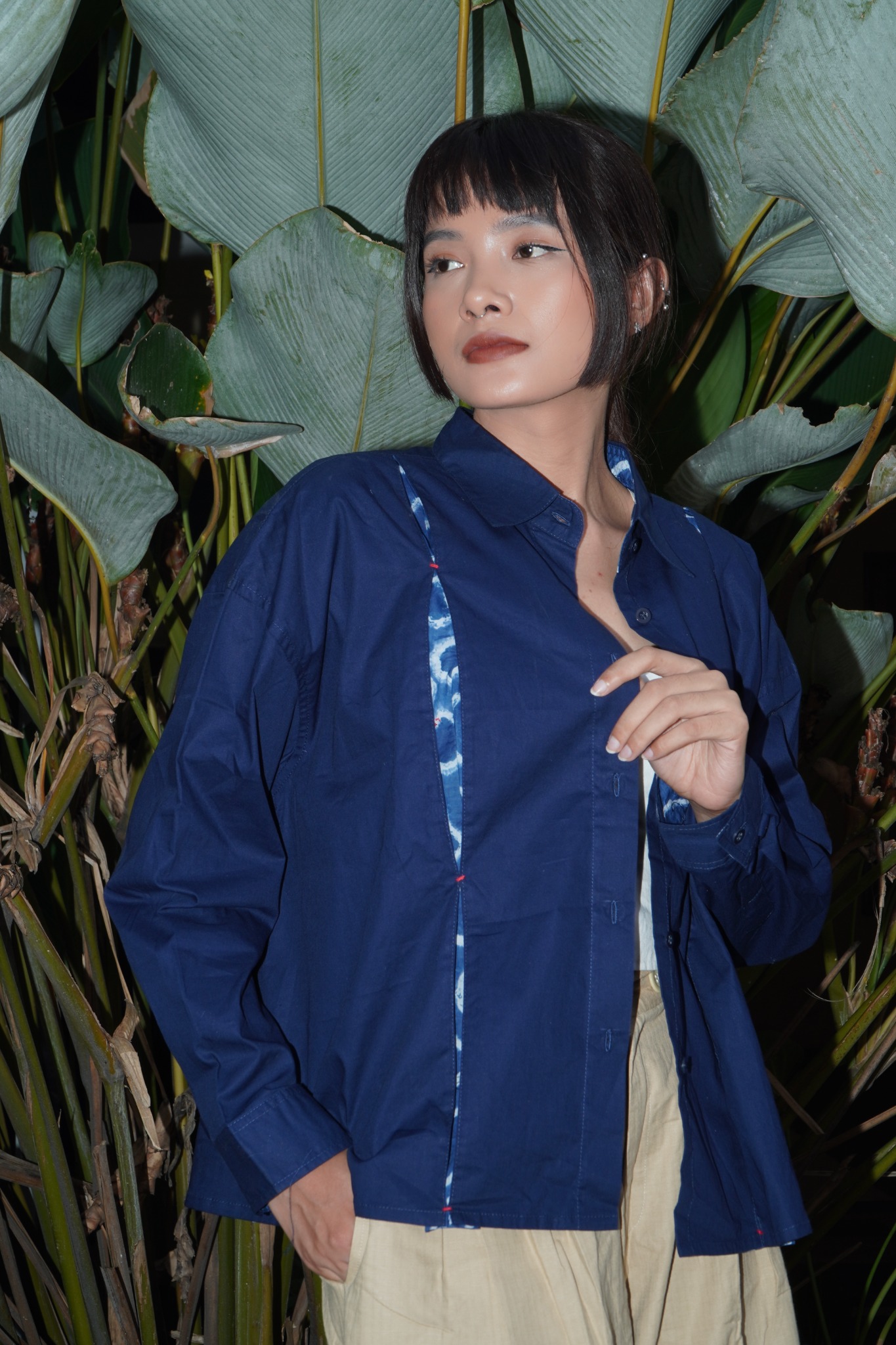 BOOLAO Kemeja Wanita Glimpse Shibori - Blue Navy Jacquard Batik