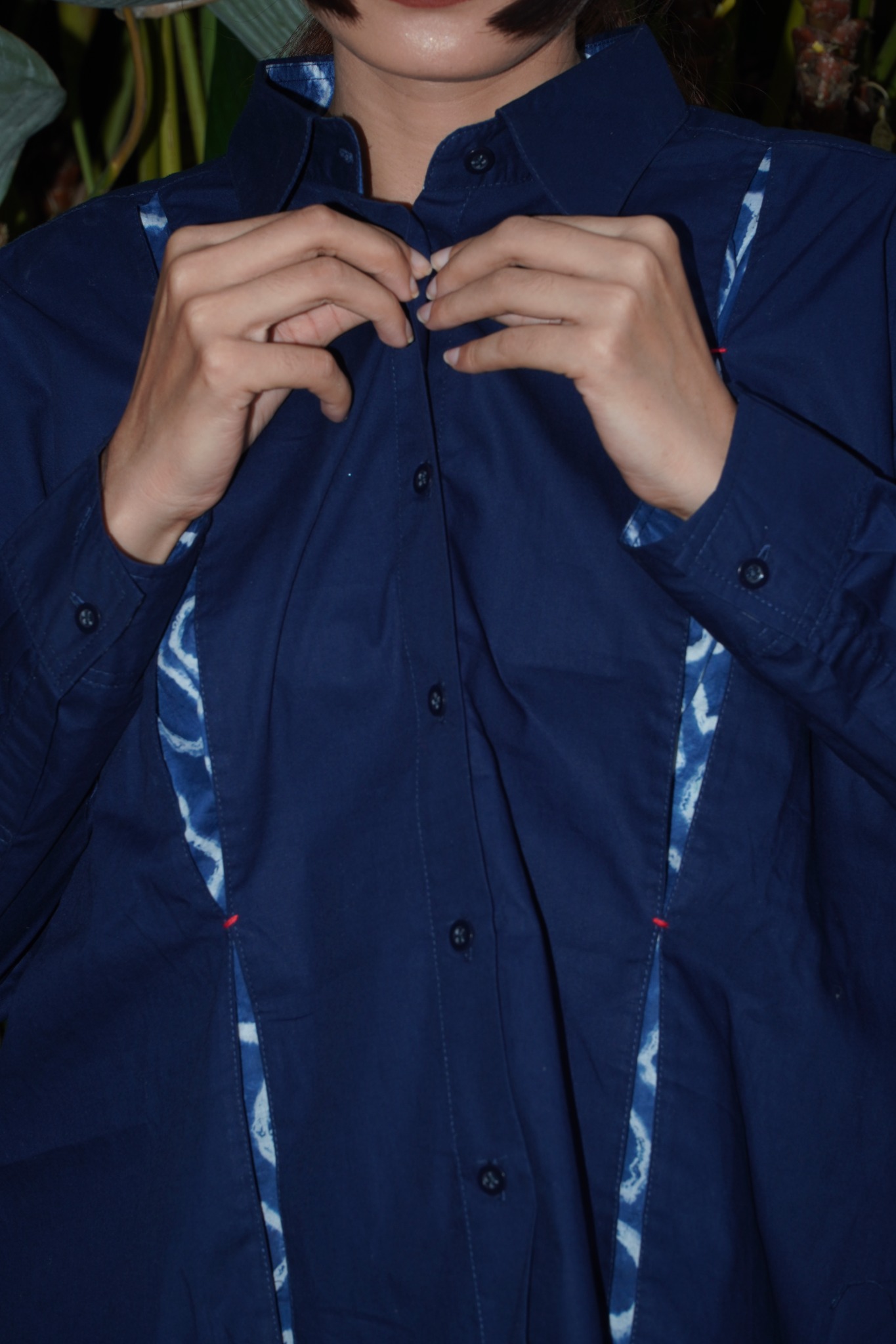 BOOLAO Kemeja Wanita Glimpse Shibori - Blue Navy Jacquard Batik