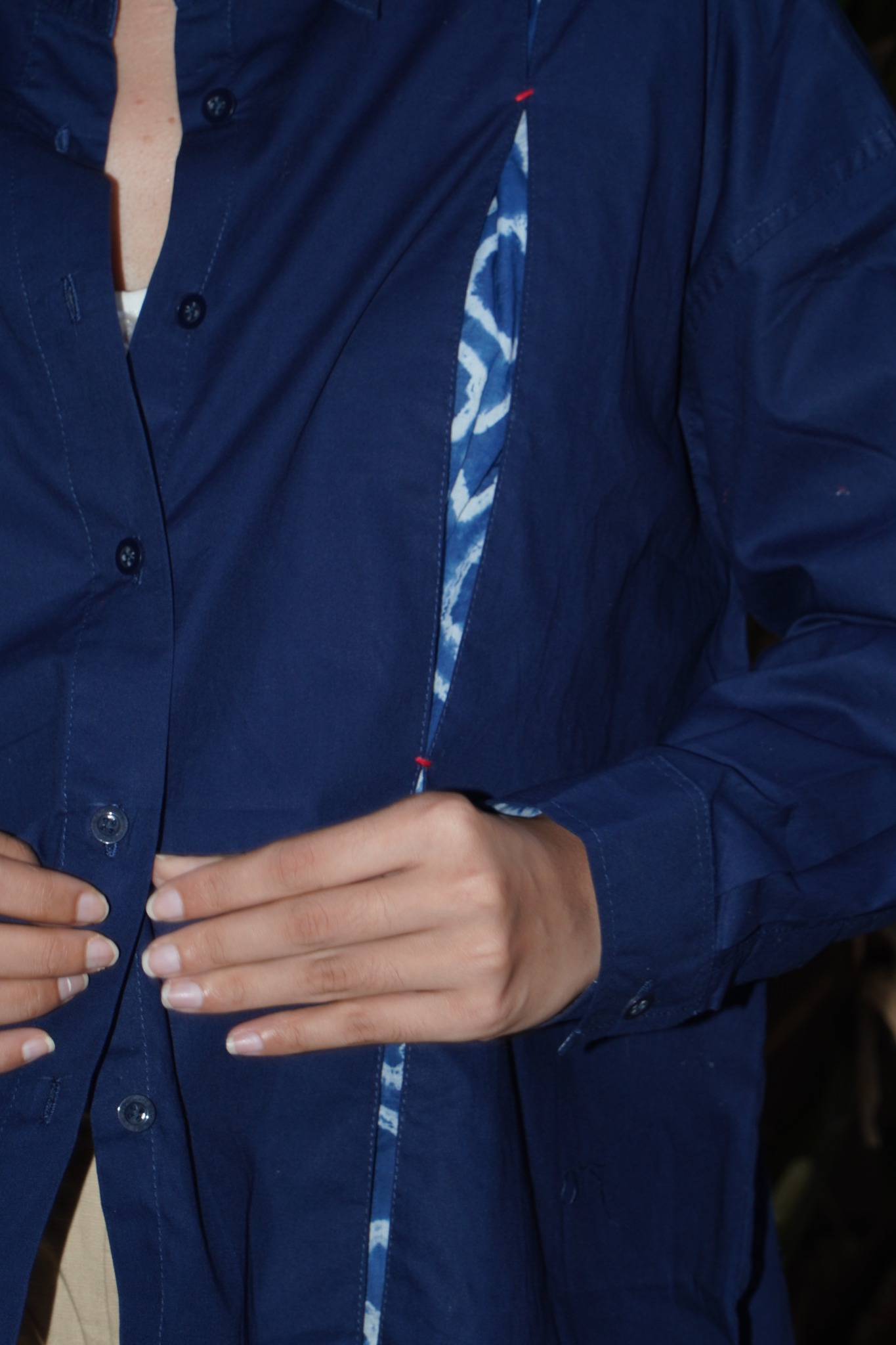 BOOLAO Kemeja Wanita Glimpse Shibori - Blue Navy Jacquard Batik