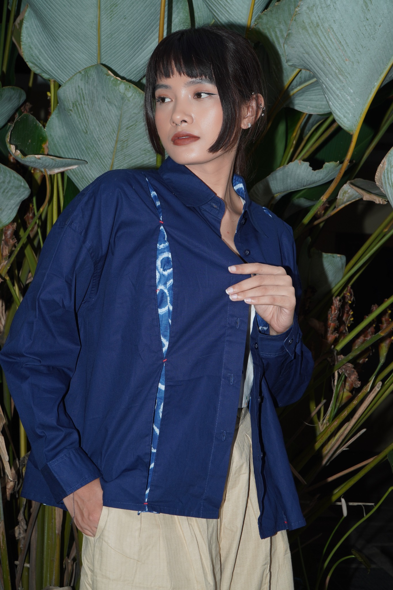 BOOLAO Kemeja Wanita Glimpse Shibori - Blue Navy Jacquard Batik