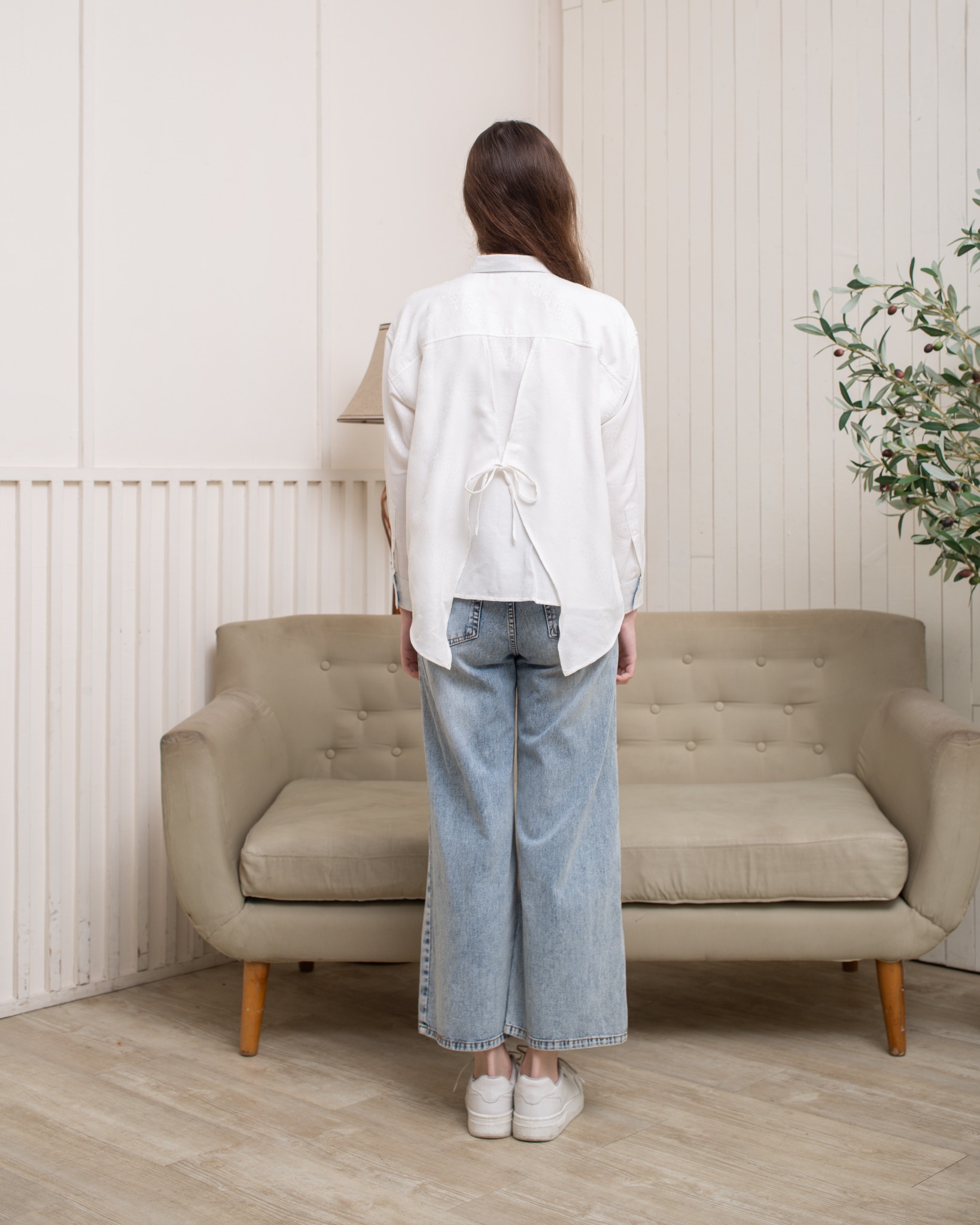 BOOLAO Kemeja Wanita Glimpse Shibori Tali - White Jacquard Batik