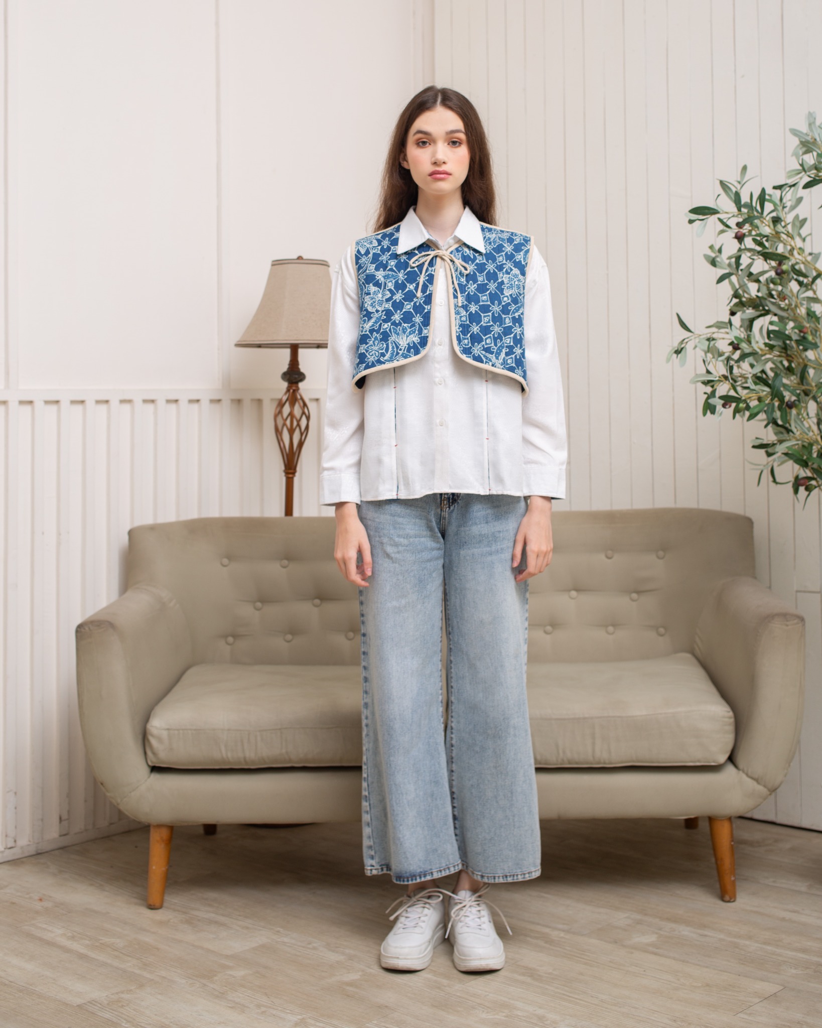 BOOLAO Kemeja Wanita Glimpse Shibori Tali - White Jacquard Batik