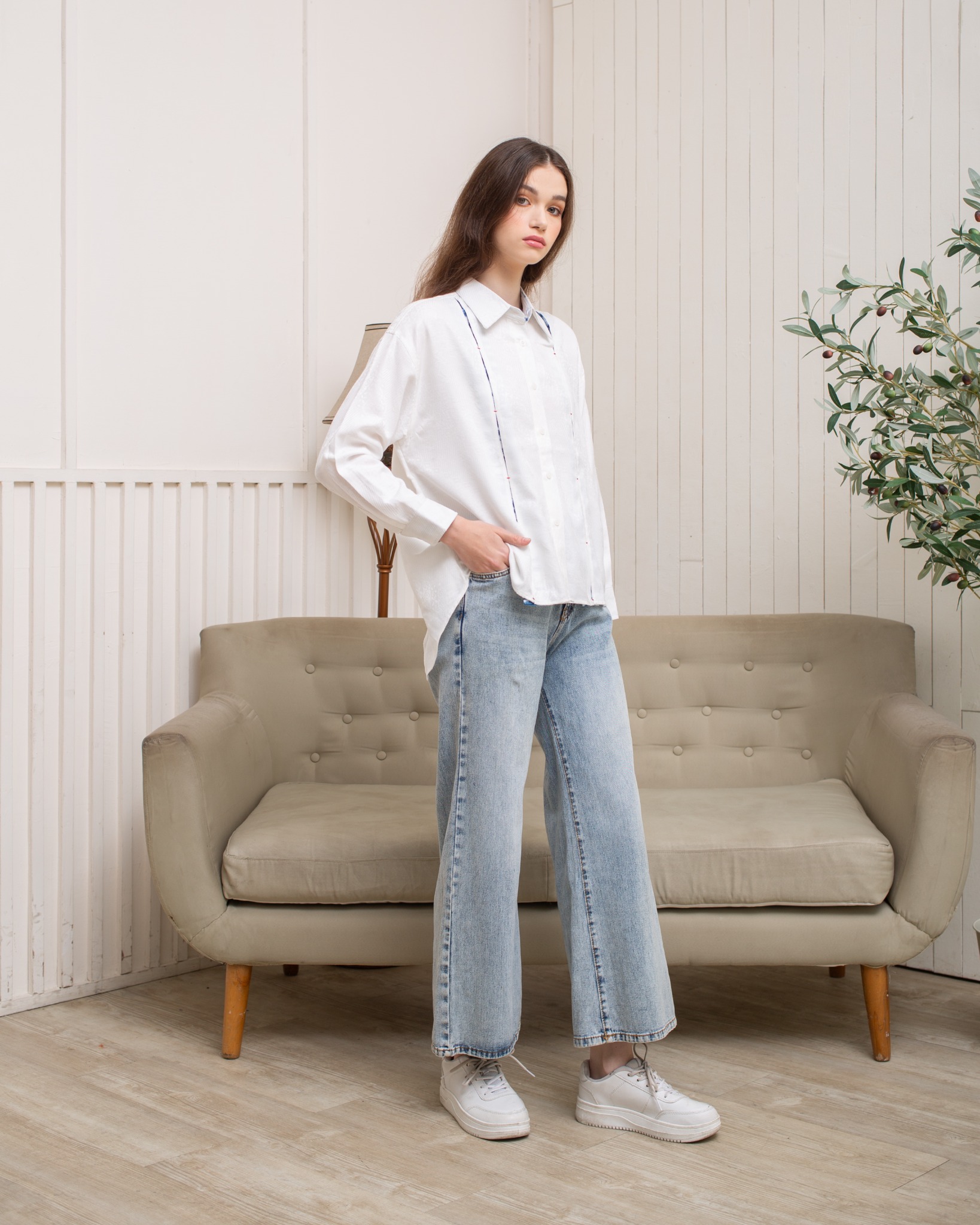 BOOLAO Kemeja Wanita Glimpse Shibori Tali - White Jacquard Batik