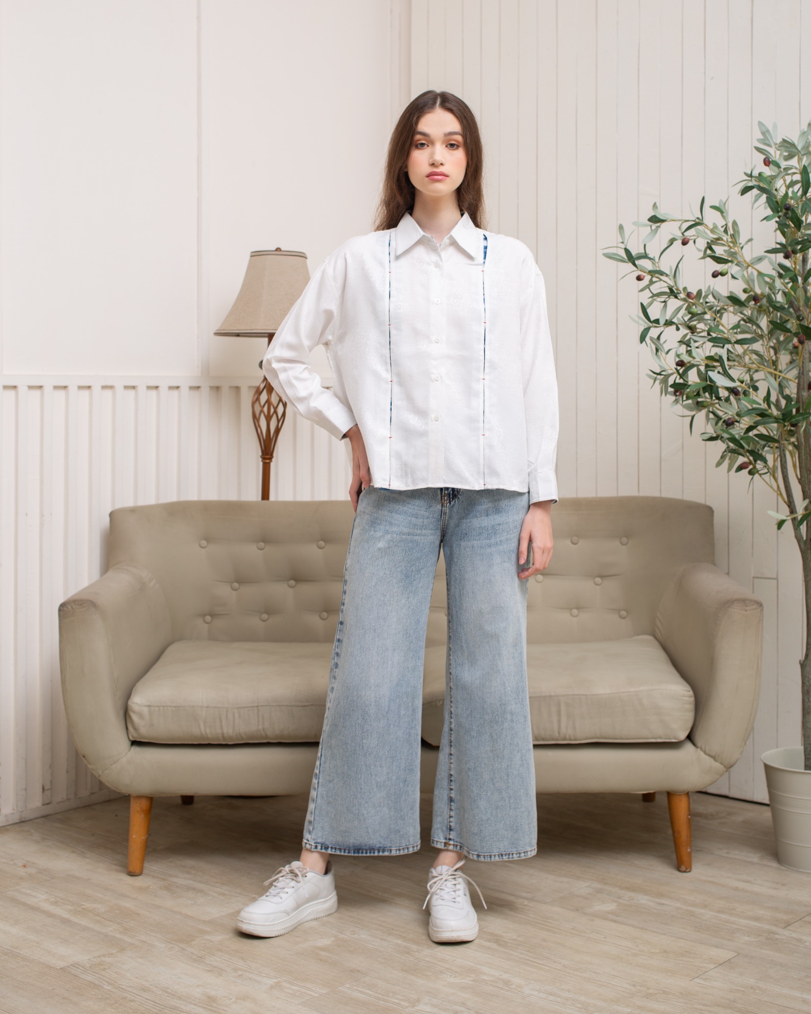 BOOLAO Kemeja Wanita Glimpse Shibori Tali - White Jacquard Batik