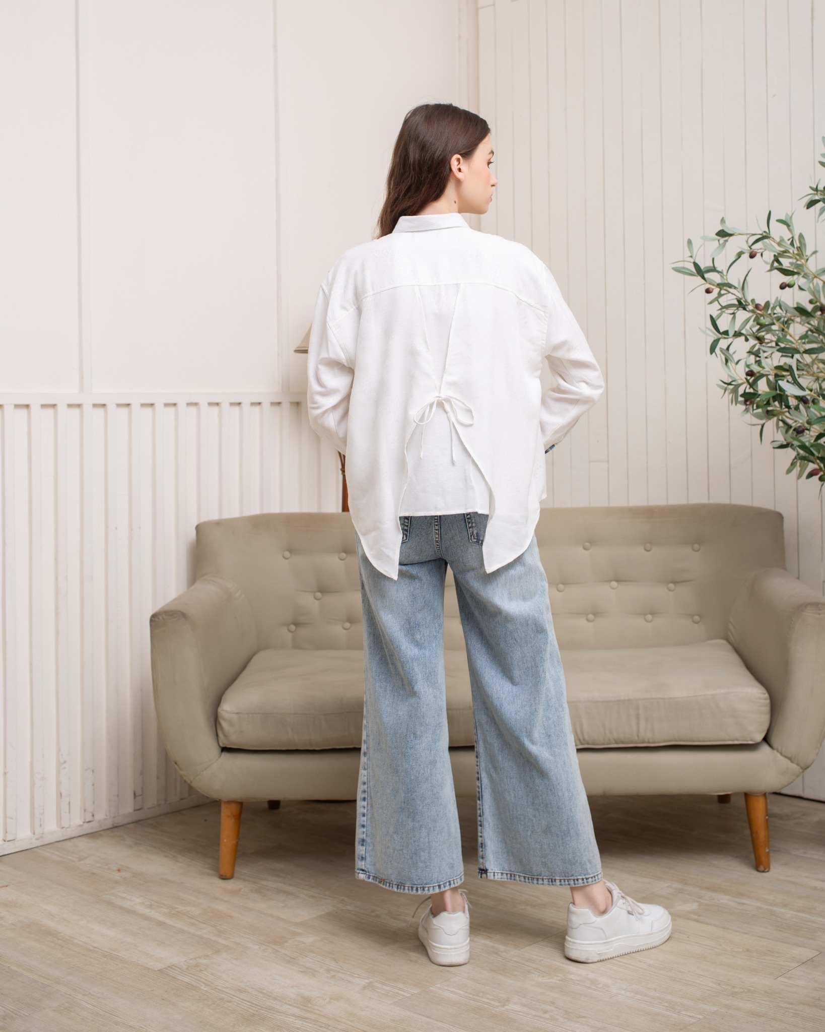 BOOLAO Kemeja Wanita Glimpse Shibori Tali - White Jacquard Batik
