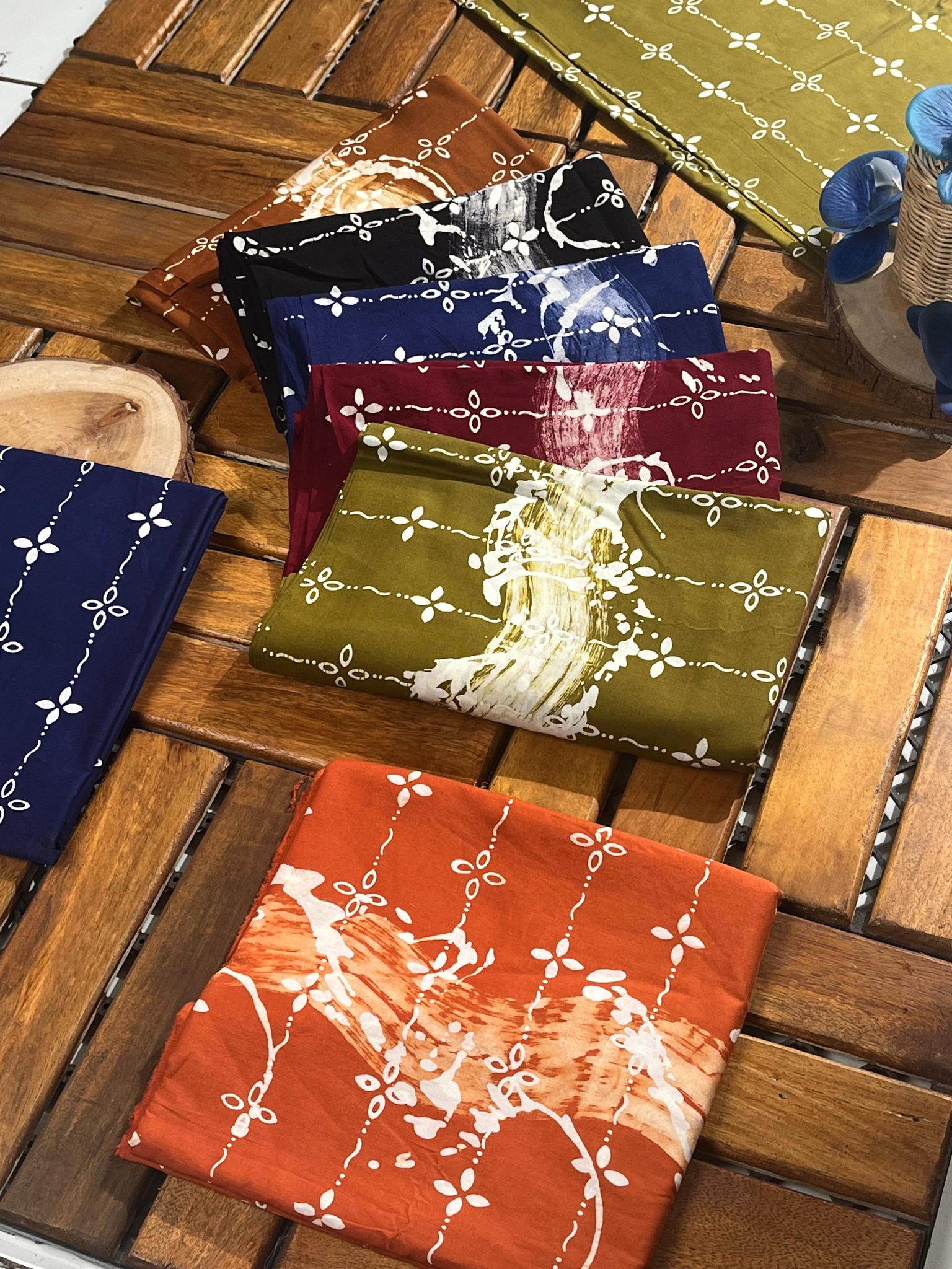 BOOLAO Kain Batik Cap Lukis Kumeli