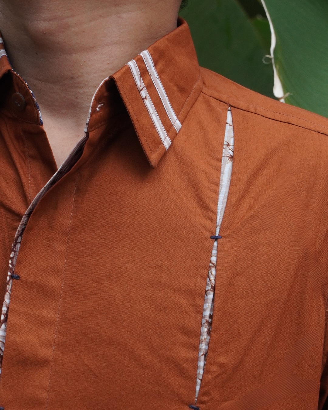 BOOLAO Kemeja Pria Glimpse Shibori - BrownJacquard Batik