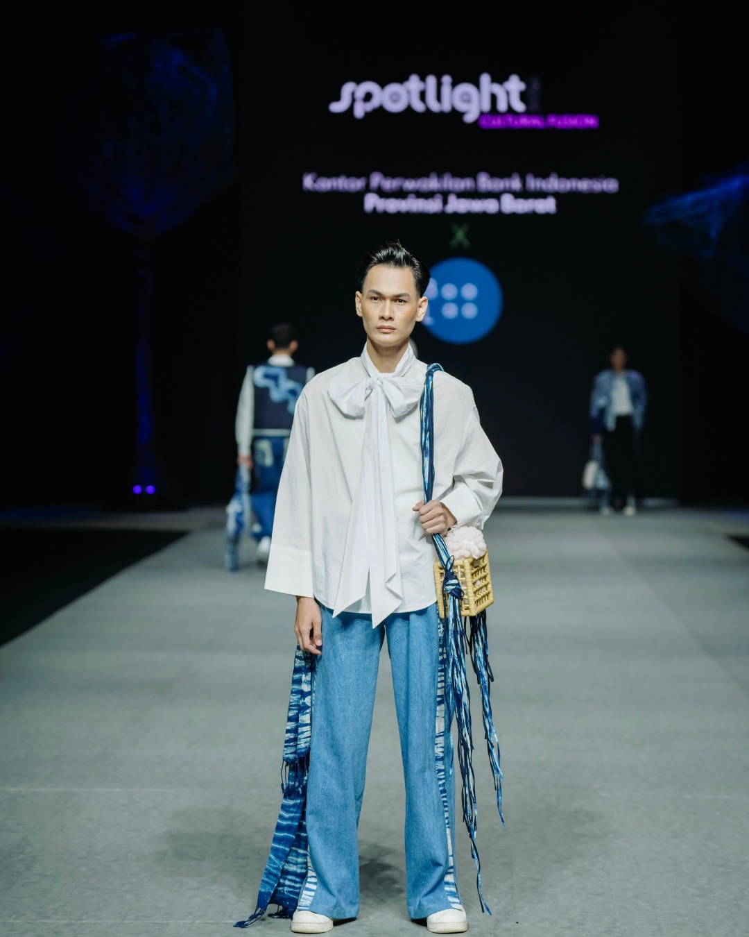 BOOLAO Jeans Liz Shibori, Celana Washed Tie Dye Denim - Sky Blue
