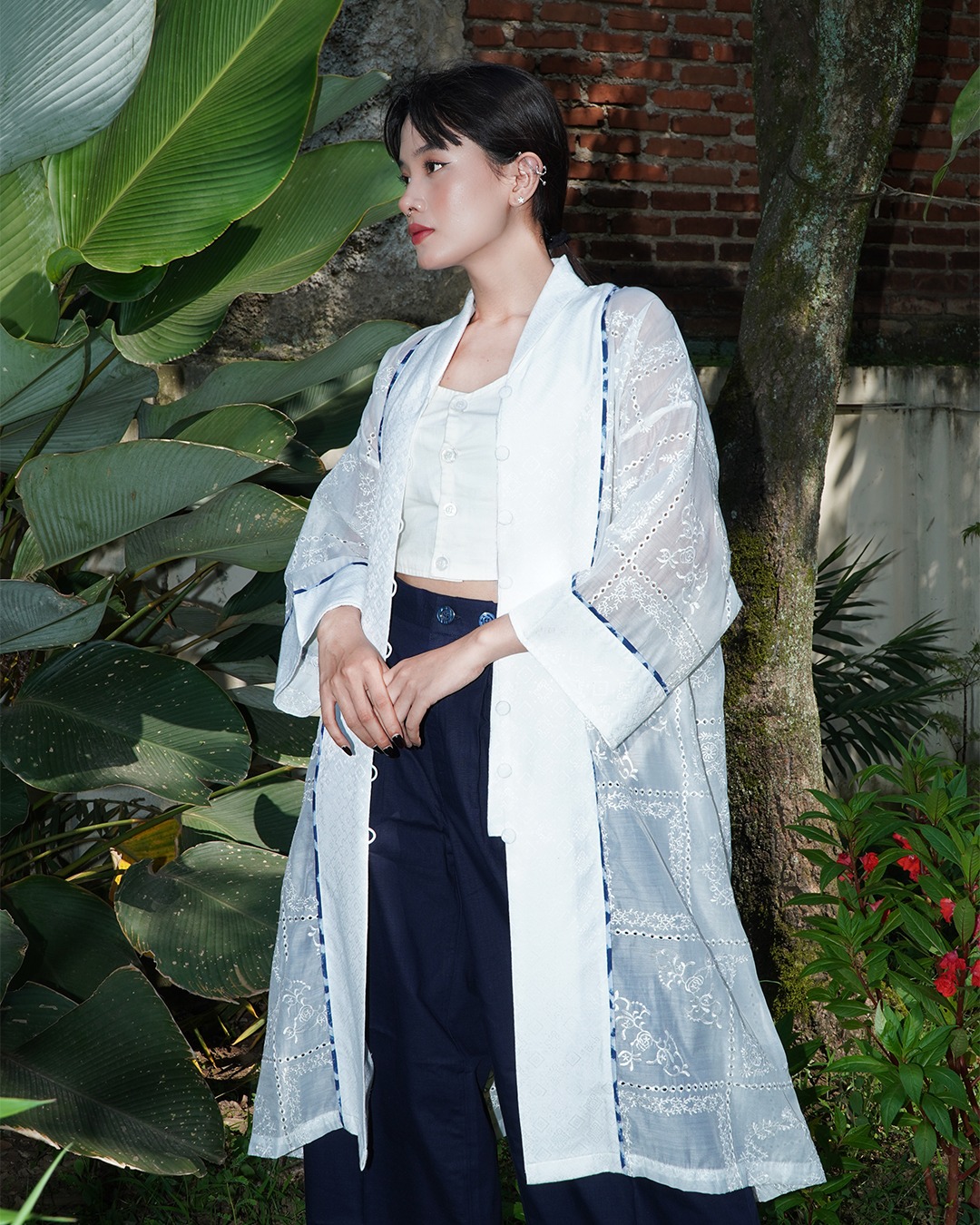 BOOLAO Kebaya Brukat Gurat White