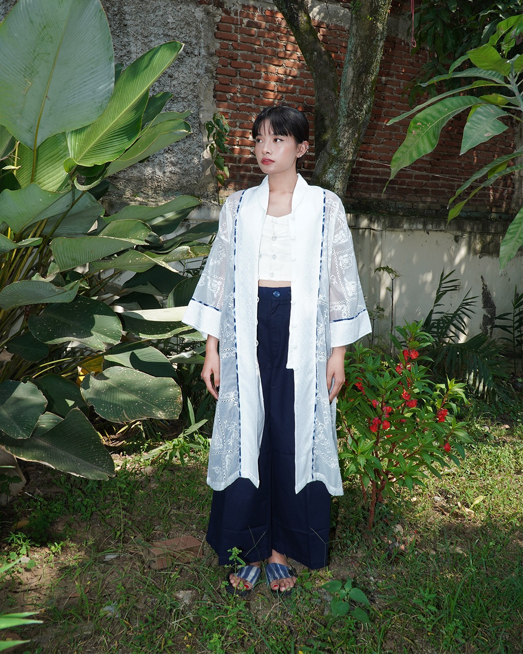 BOOLAO Kebaya Brukat Gurat White