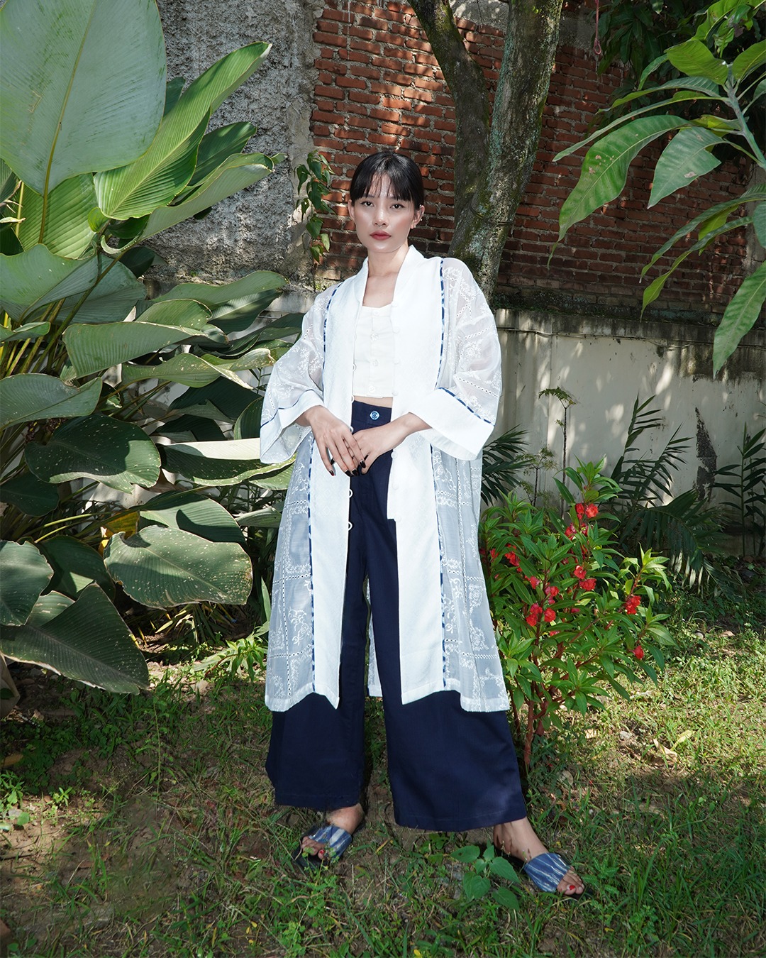 BOOLAO Kebaya Brukat Gurat White