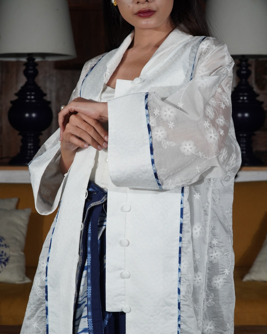 BOOLAO Kebaya Brukat Gurat White