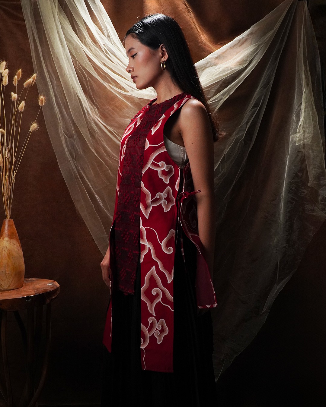 BOOLAO Vest Sambung Mega Mendung Tenun Merah