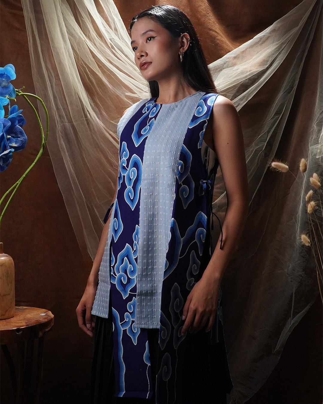BOOLAO Vest Sambung Mega Mendung Tenun Sky Blue