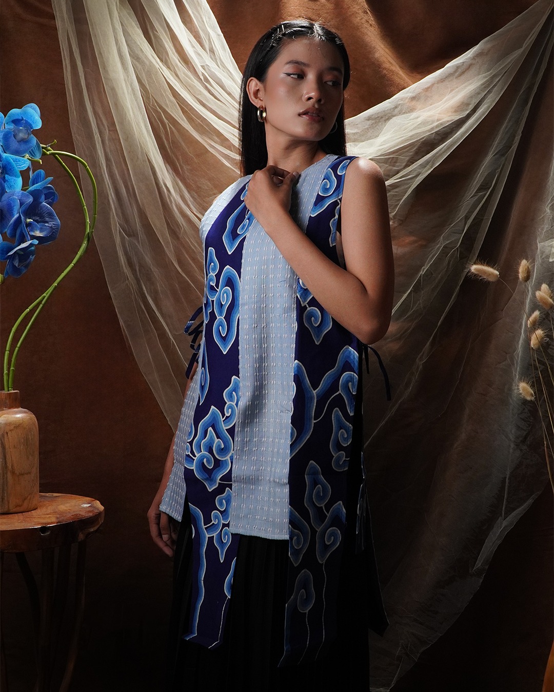 BOOLAO Vest Sambung Mega Mendung Tenun Sky Blue