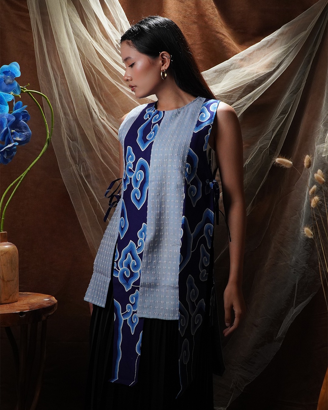 BOOLAO Vest Sambung Mega Mendung Tenun Sky Blue