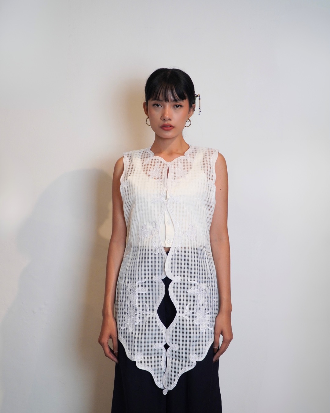 Djaline by Boolao Kebaya Vest Anggrek Bulan White