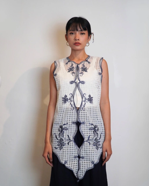 Image of Djaline by Boolao Kebaya Vest Anggrek Bulan Putih Navy
