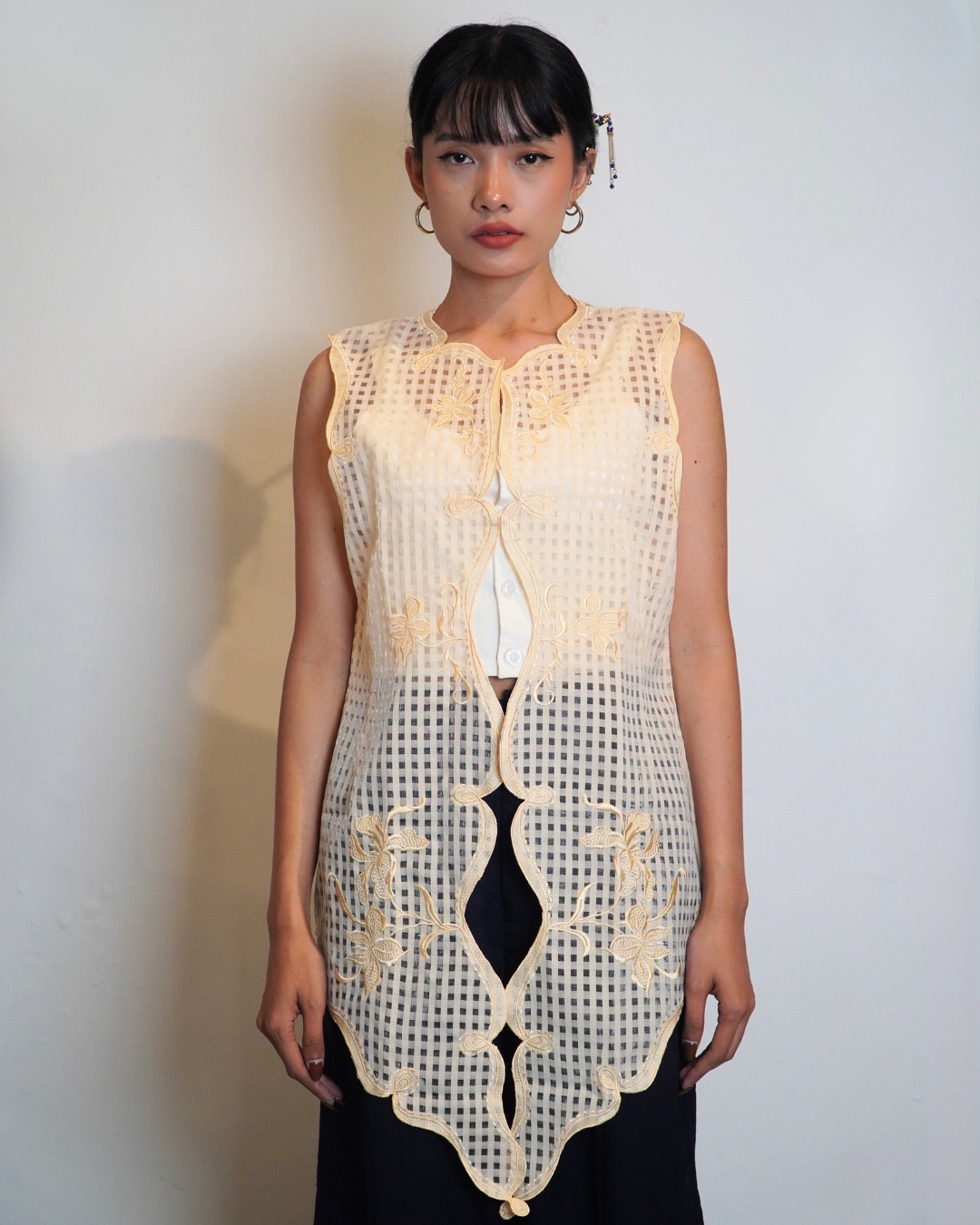 Djaline by Boolao Kebaya Vest Anggrek Bulan Cream