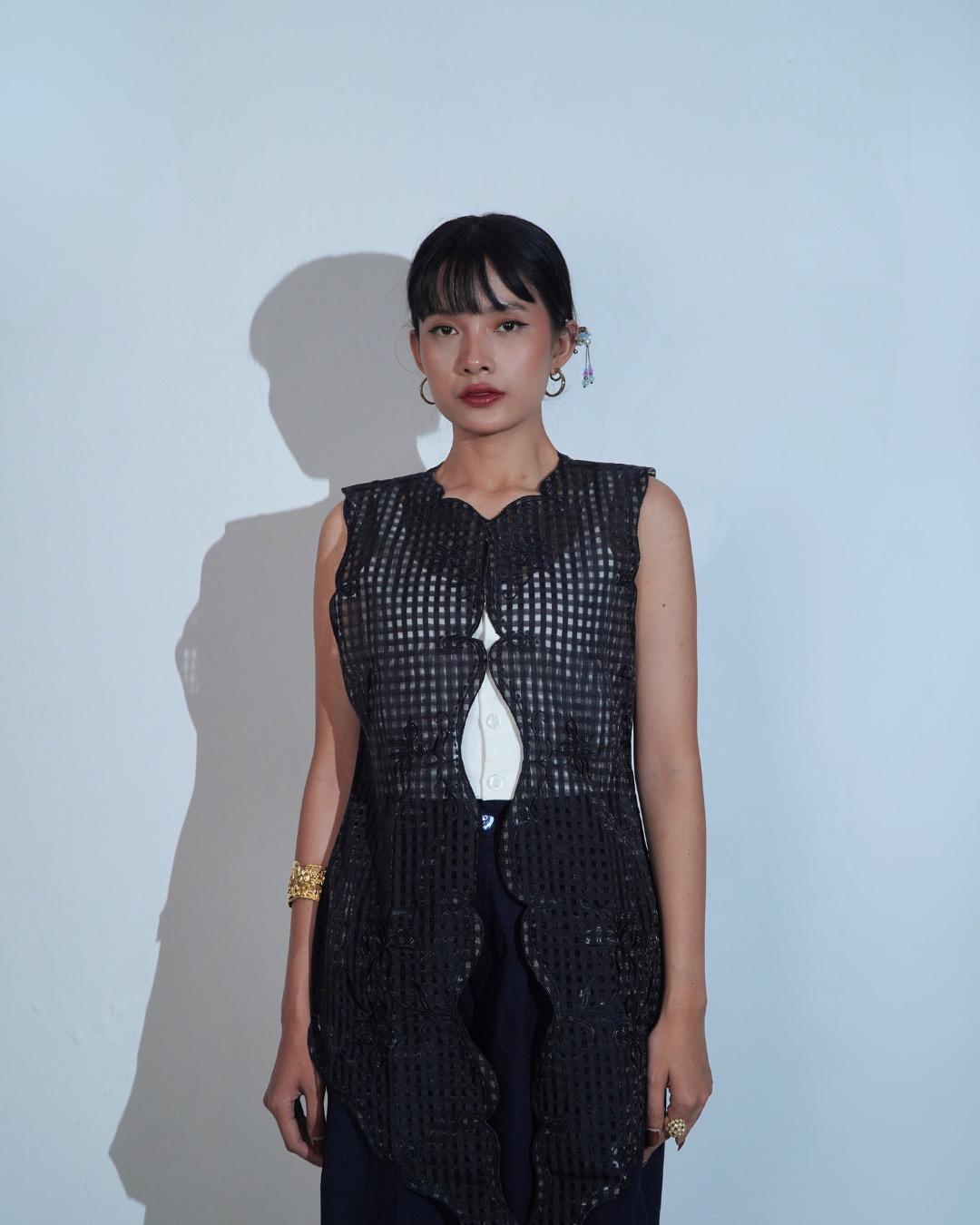 Djaline by Boolao Kebaya Vest Anggrek Bulan Hitam