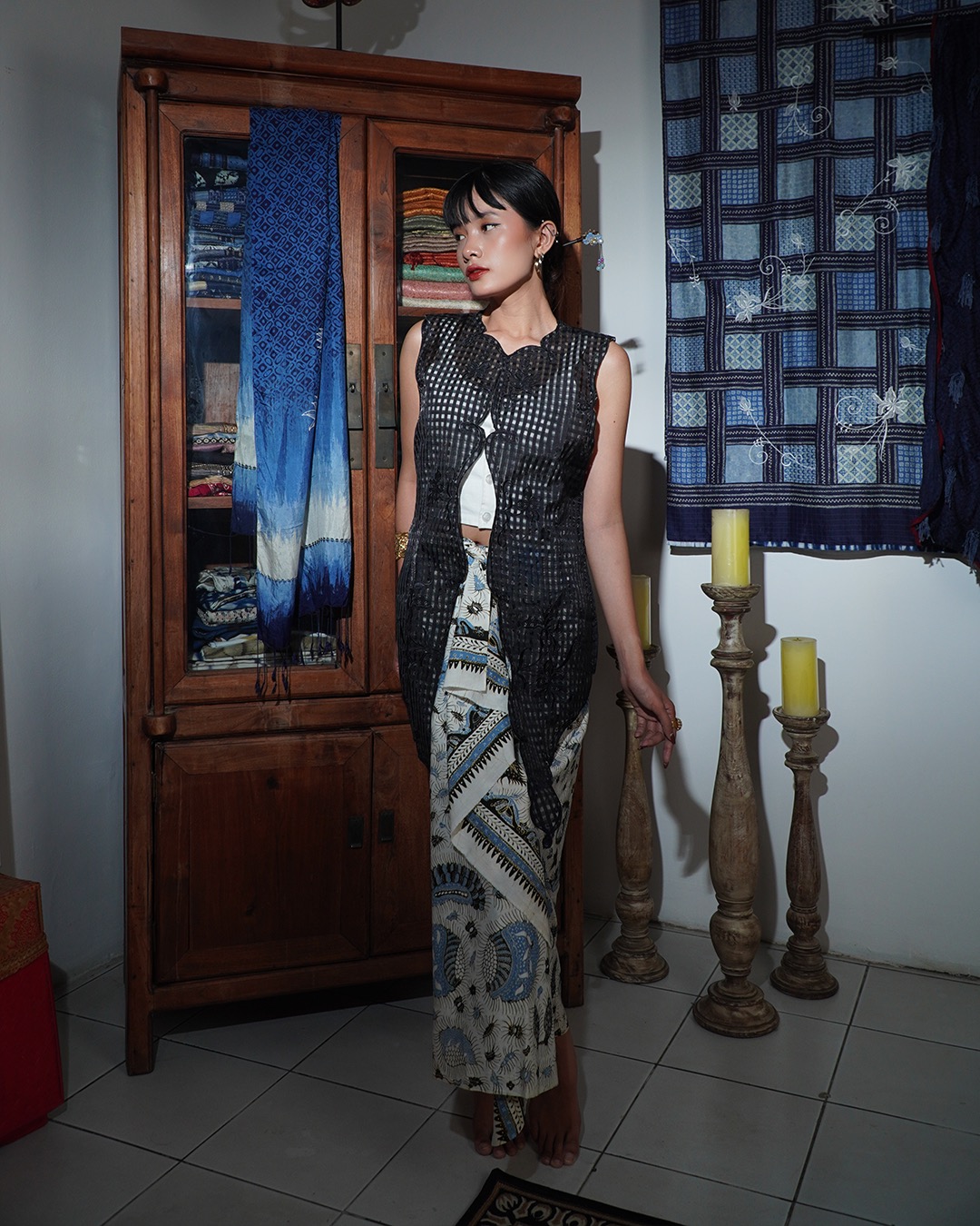 Djaline by Boolao Kebaya Vest Anggrek Bulan Hitam