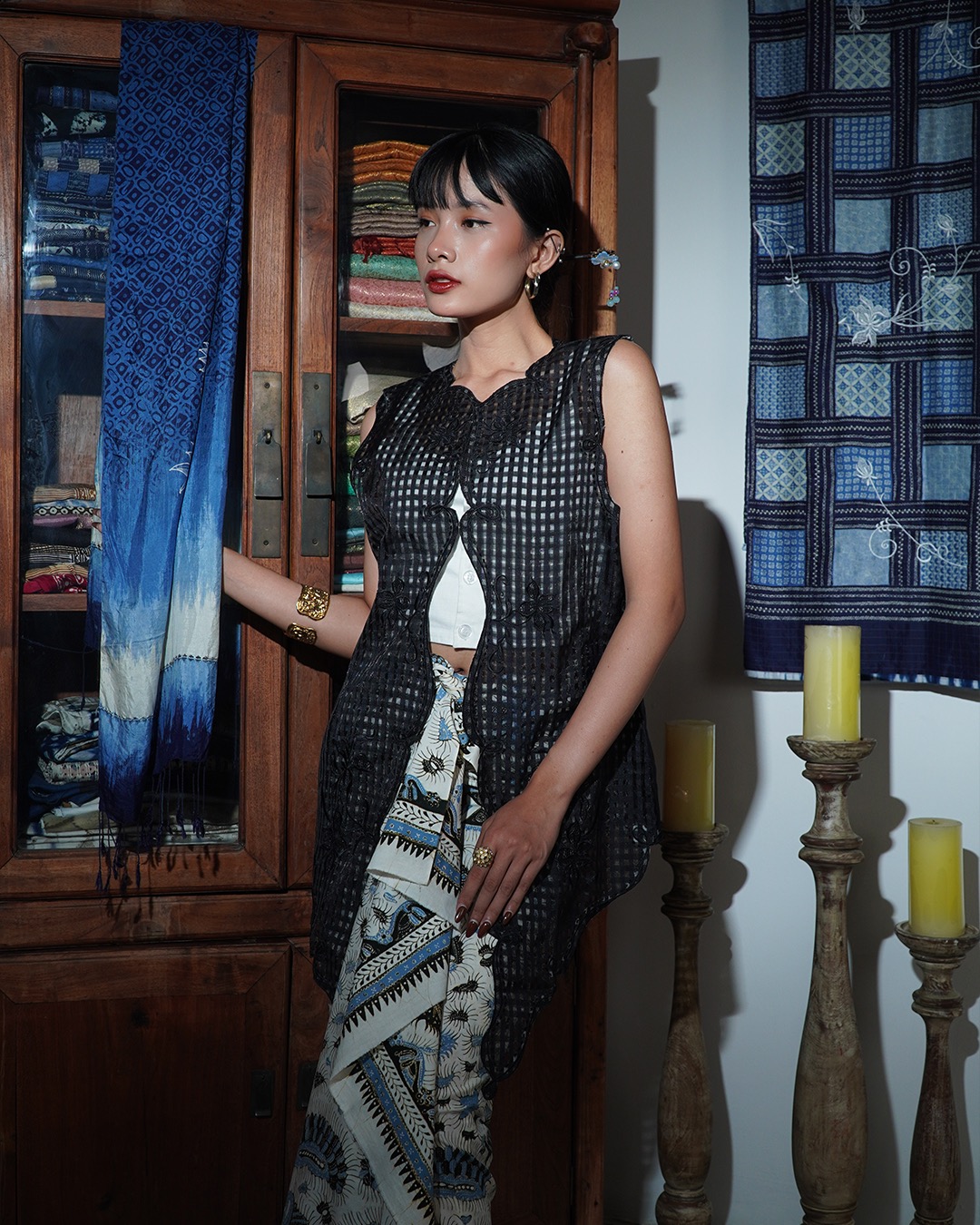 Djaline by Boolao Kebaya Vest Anggrek Bulan Hitam
