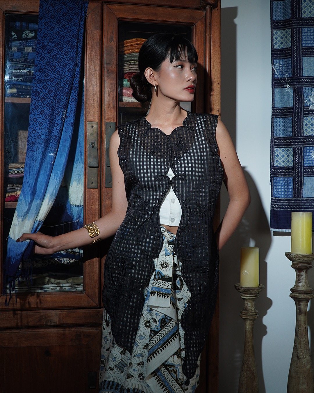 Djaline by Boolao Kebaya Vest Anggrek Bulan Hitam