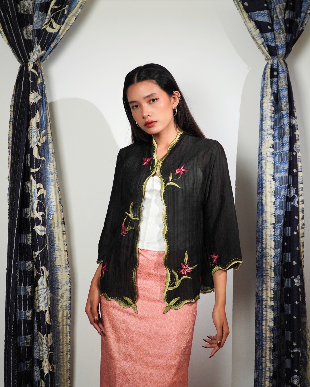 Djaline by Boolao Kebaya Anggrek BLACK
