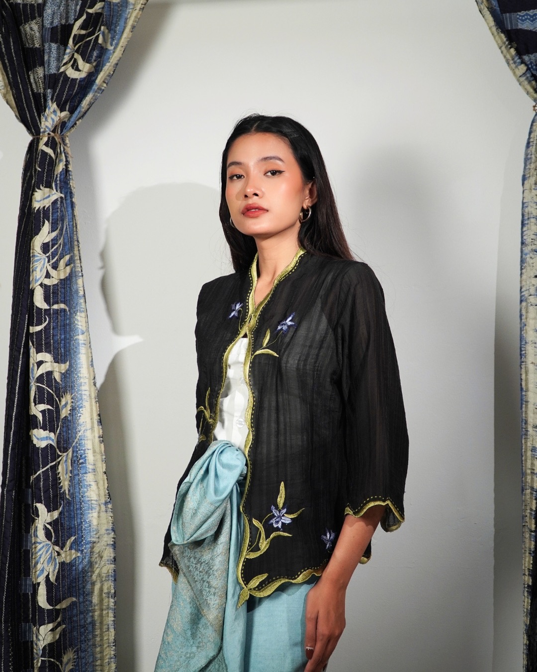 Djaline by Boolao Kebaya Anggrek BLACK