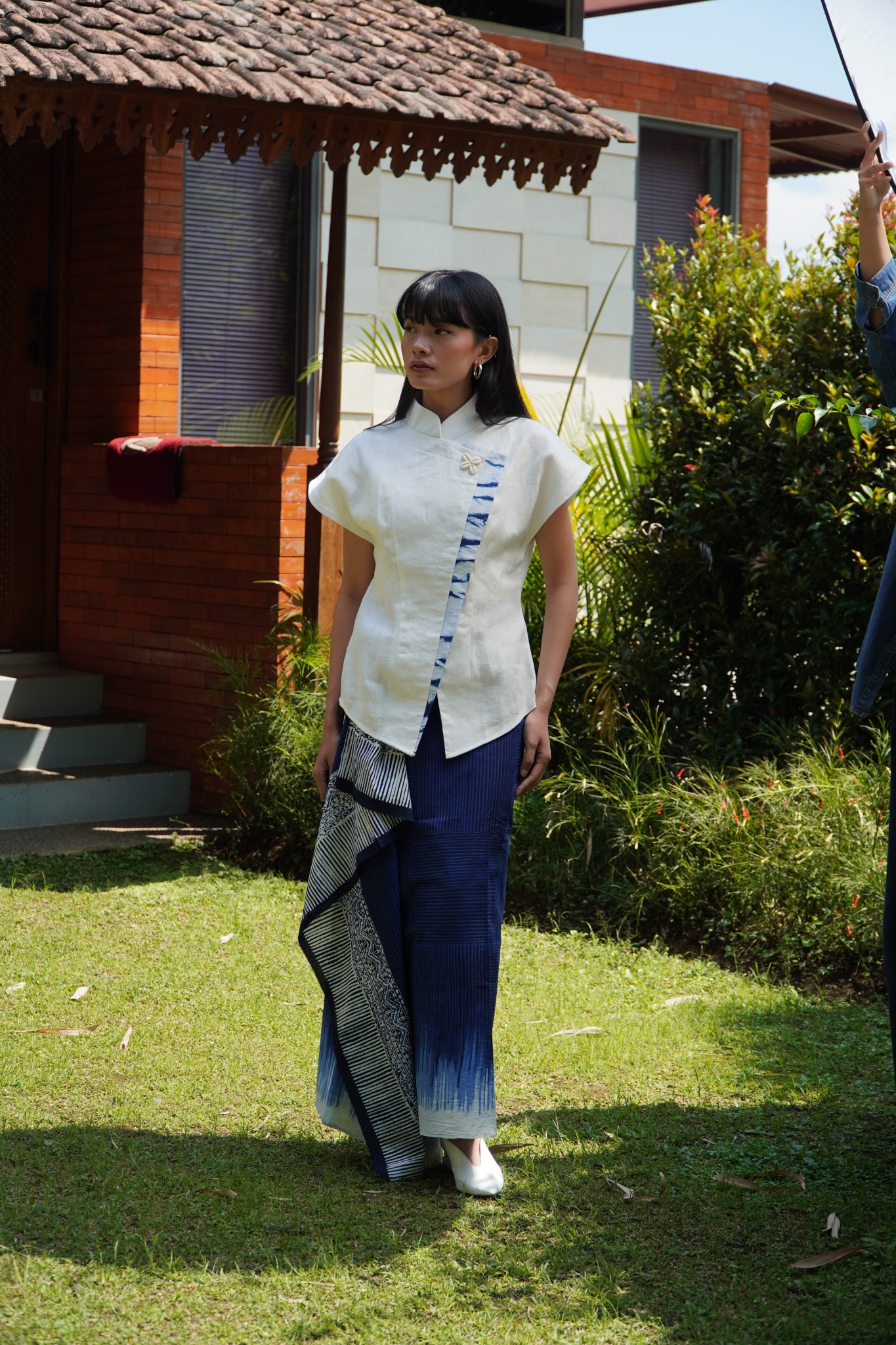 Janggan Linen Sleeveless Shibori on White