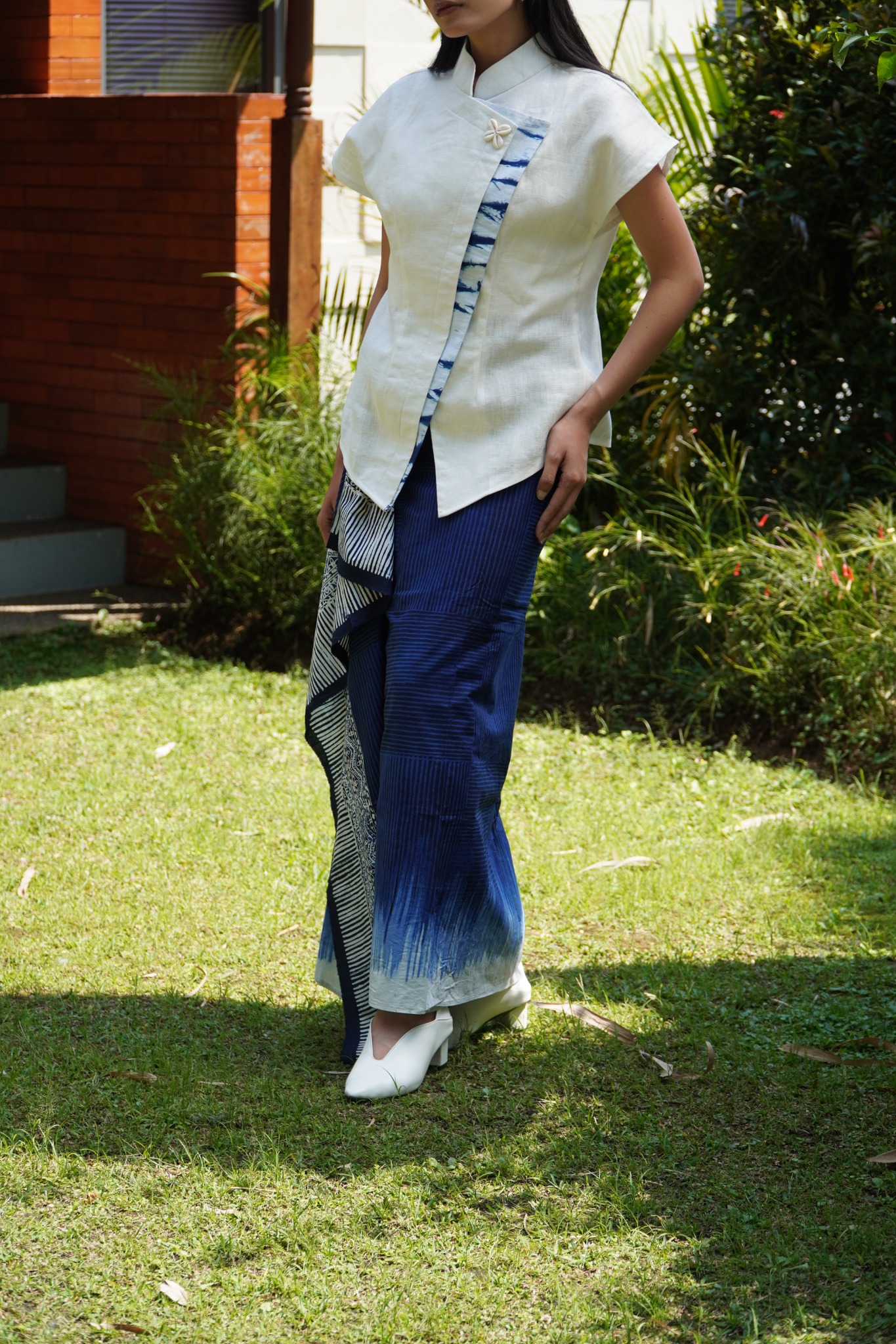 Janggan Linen Sleeveless Shibori on White
