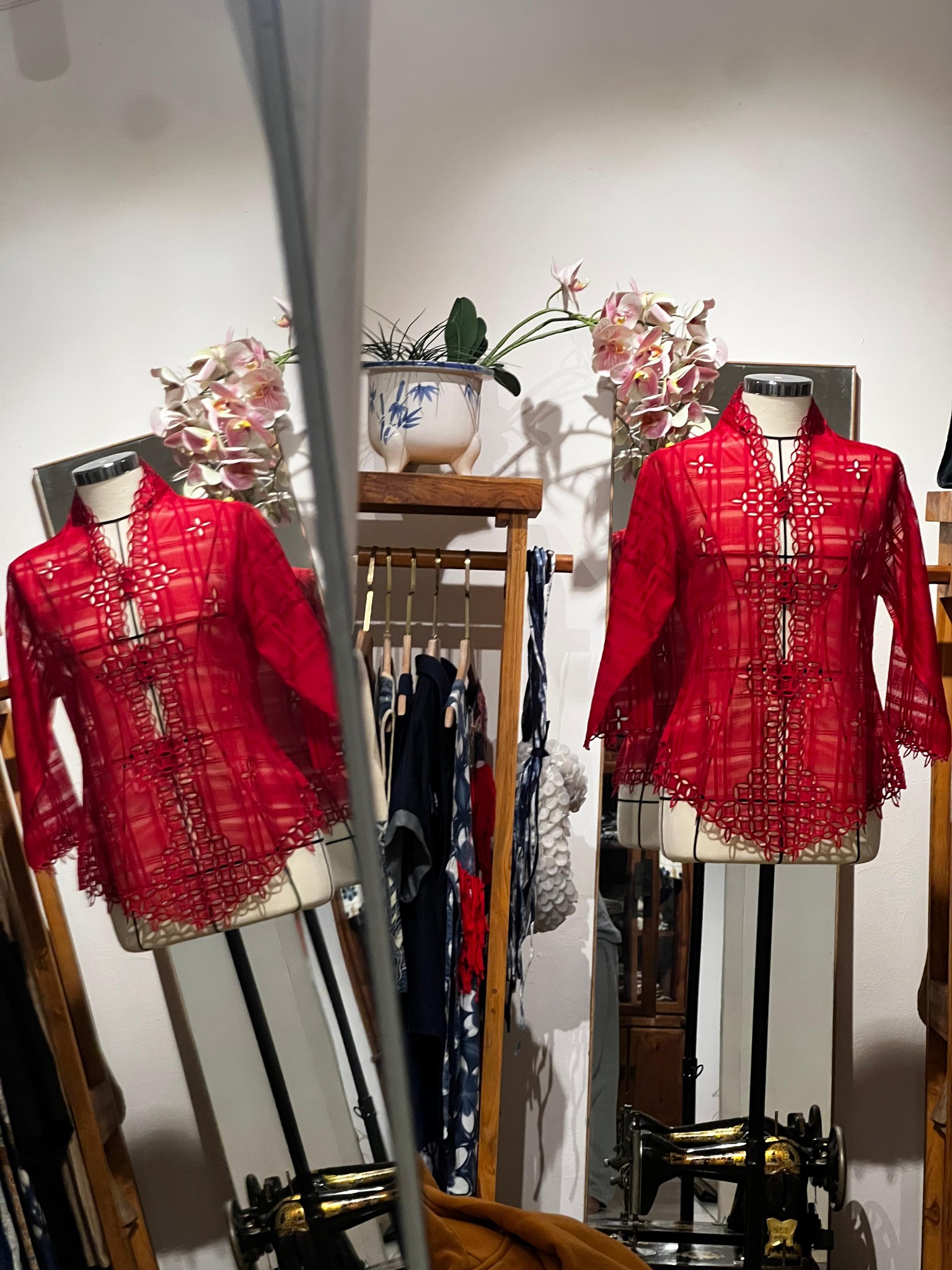 Kebaya Seribu Kawung - Merah