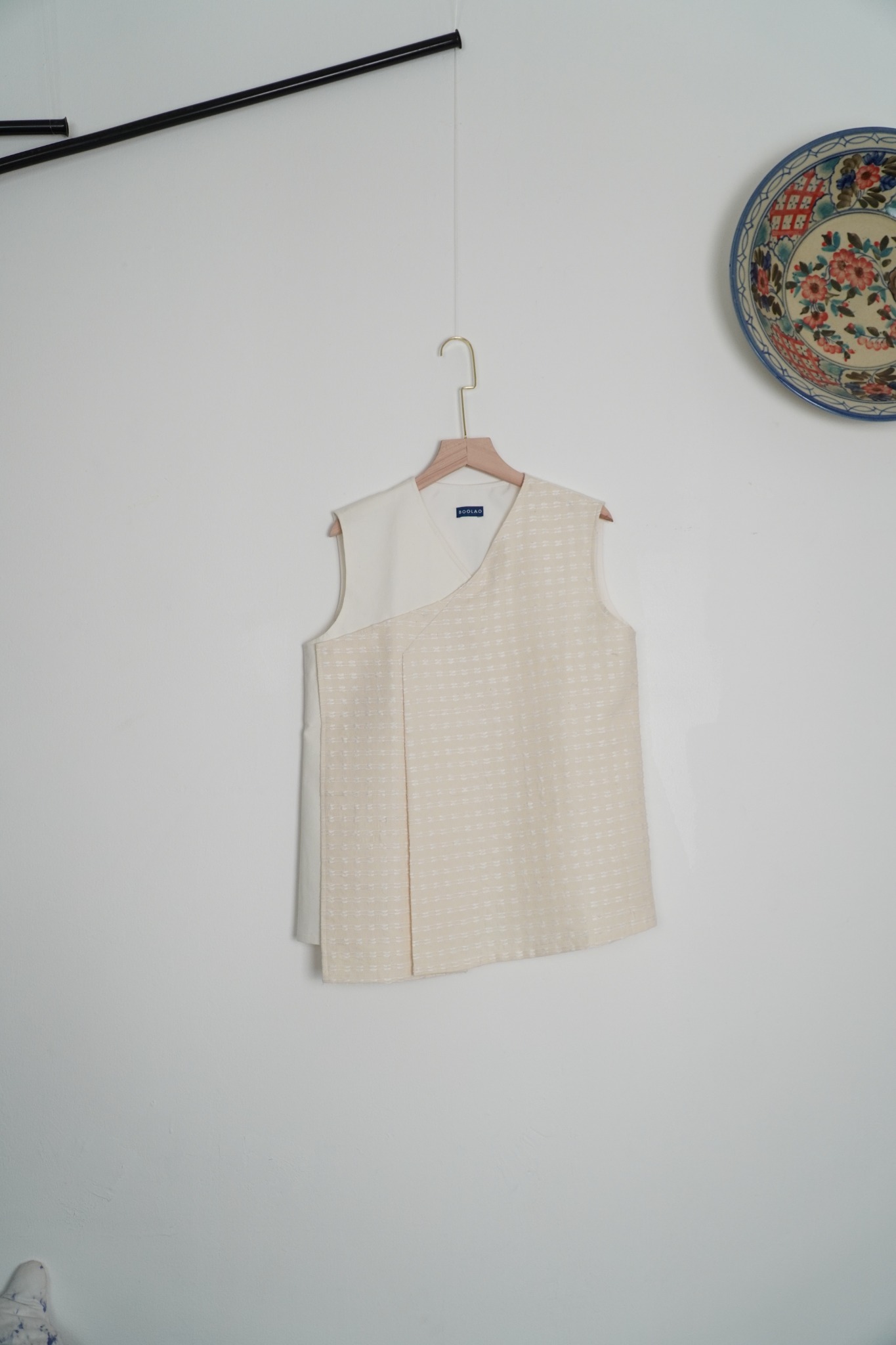 Boolao Vest Dumpling - White