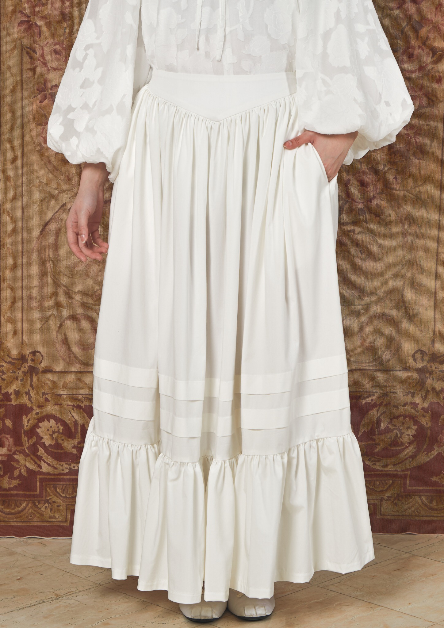 Vivienne Skirt in Broken White