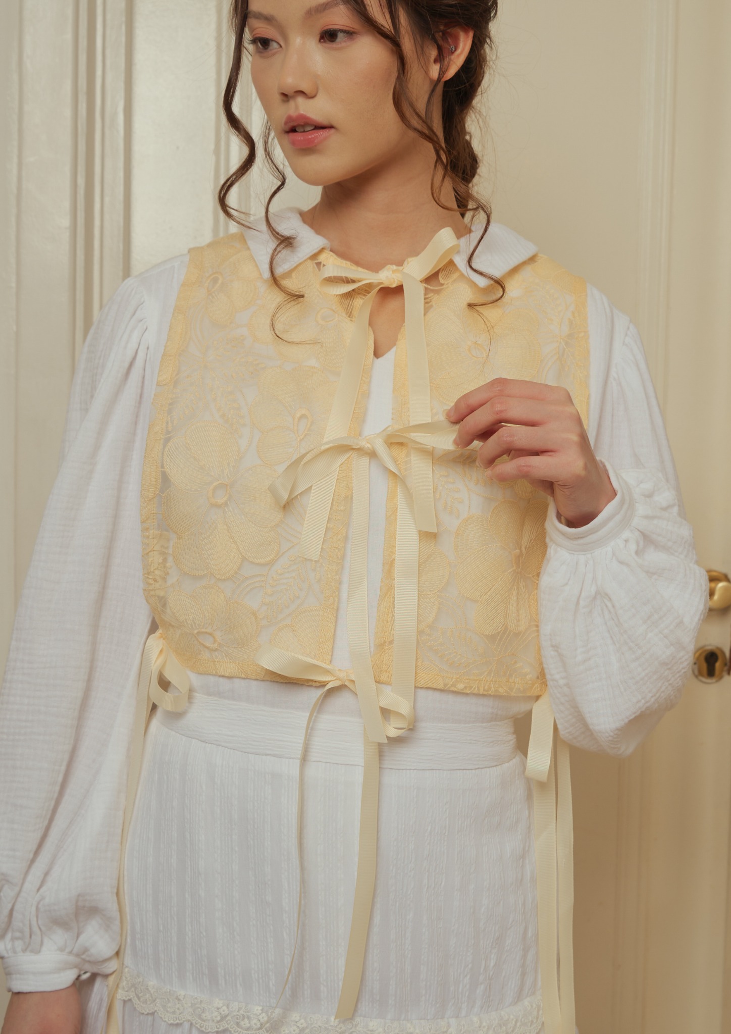 Bloom Bib in Cream