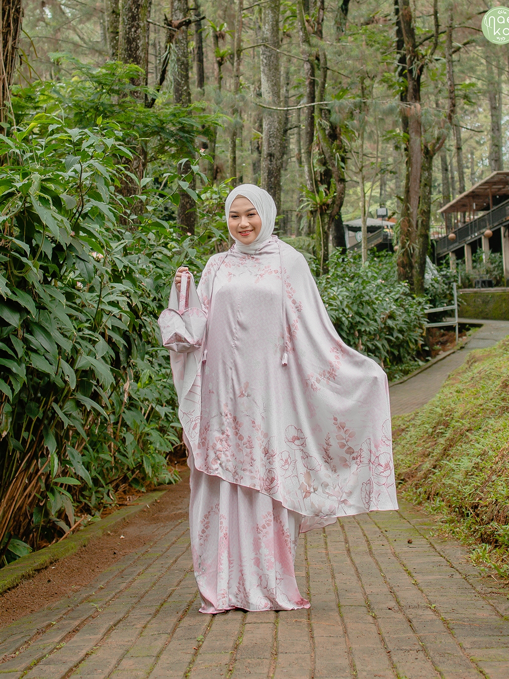 Mukena Poppy Silk Premium Kolaborasi Naeka x Poppy
