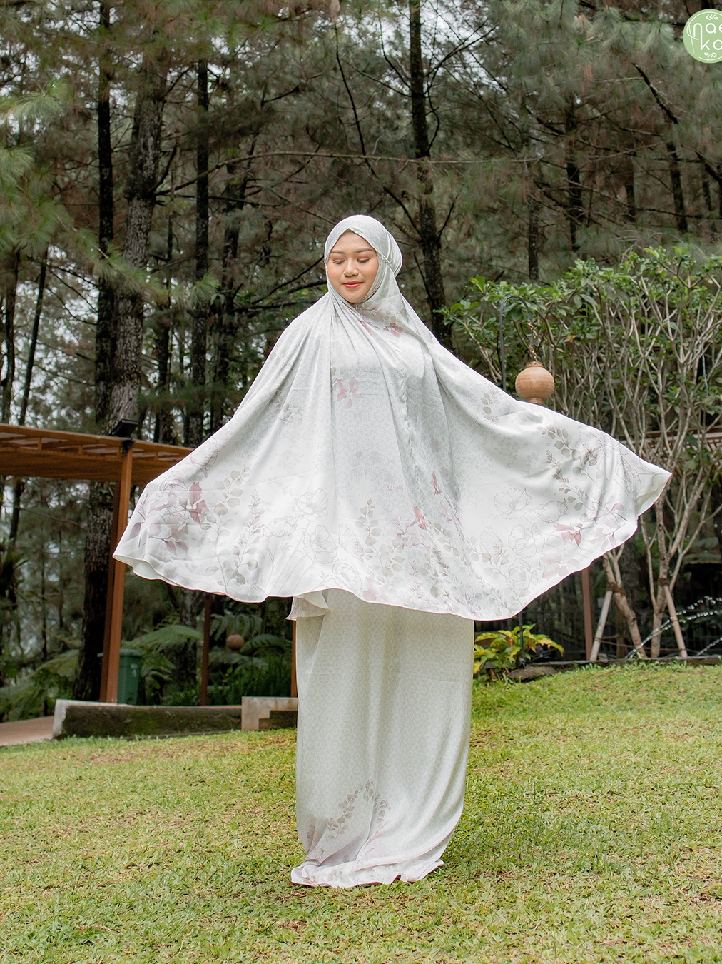 Mukena Poppy Silk Premium Kolaborasi Naeka x Poppy