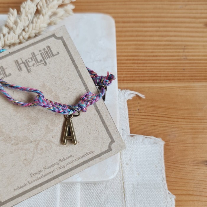 Huruf Alloy Bold Mauve 22.128 Gelang Kepang Tali Boho Semoet Ketjil