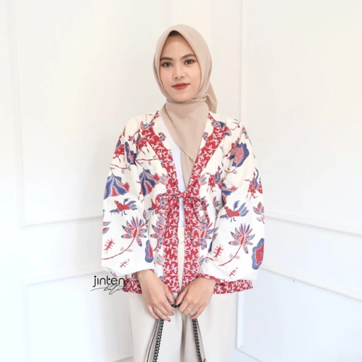Image of Nessa Outer