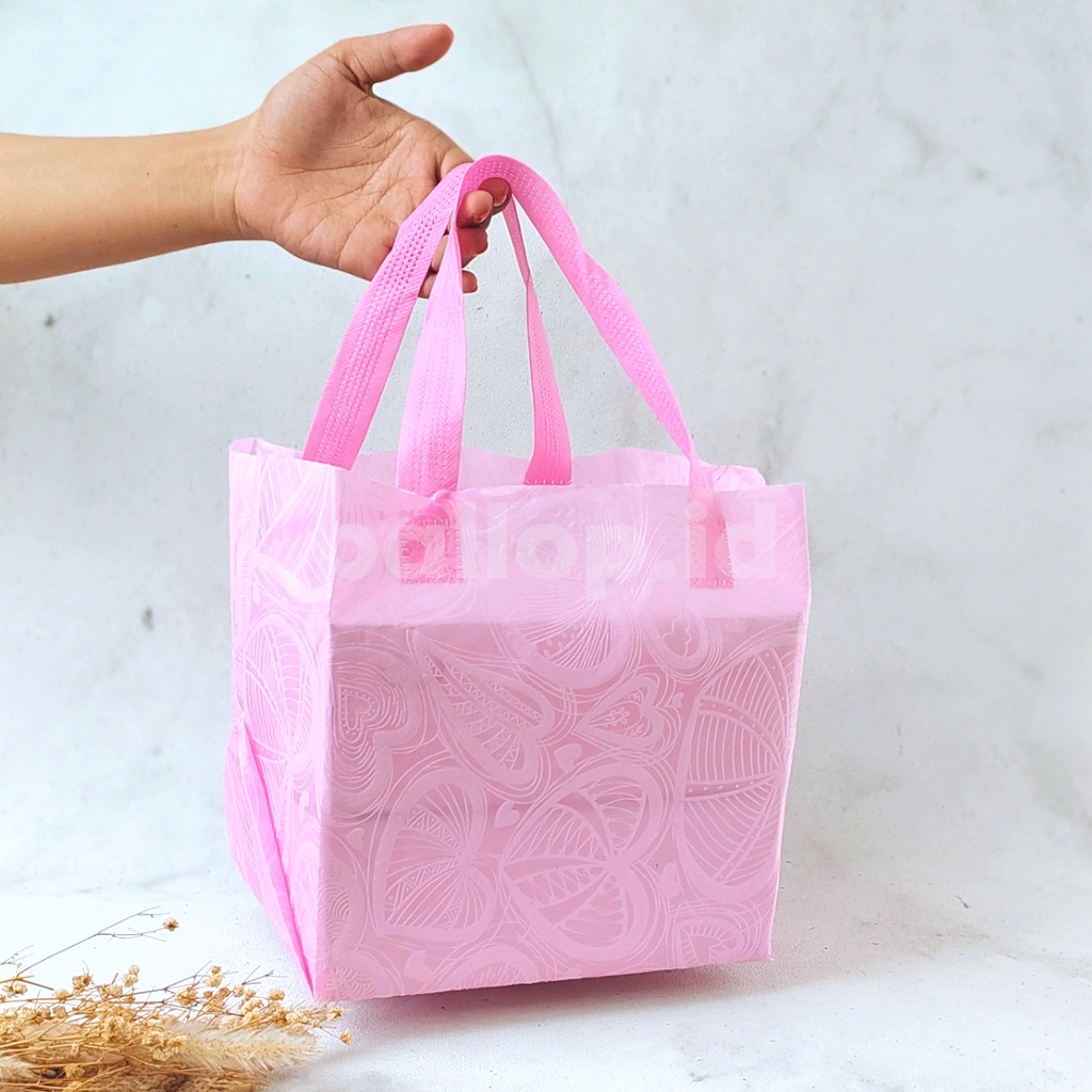 SPUNBOND 20 20 20 CM PINK Tas Cake Roti Box Kue Bag Eco Friendly MOTIF