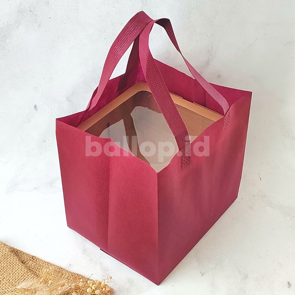 SPUNBOND 26 22 40 CM MERAH MARON Tas Cake Roti Box Kue Bag Eco Friendly