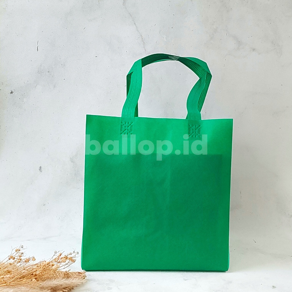 SPUNBOND 26 22 40 CM HIJAU TUA Tas Cake Roti Box Kue Bag Eco Friendly