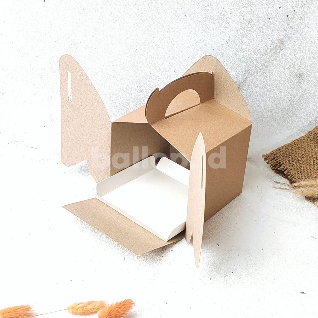 KRAFT 12 12 11 CM GABLE BOX Kotak Hamper Handle Snack Gift Hadiah Souvenir Dessert Dus Roti Cake Slice