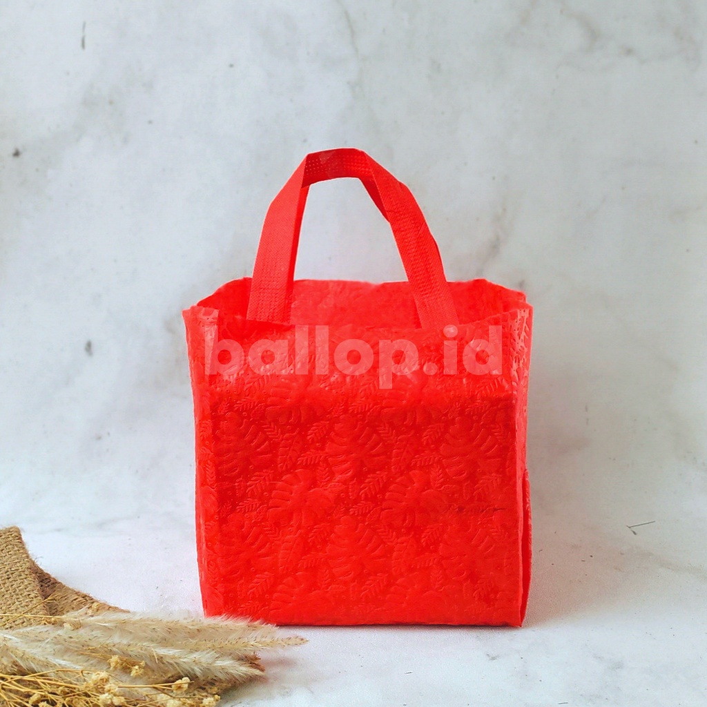 SPUNBOND 20 20 20CM MERAH Tas Cake Roti Box Kue Bag Eco Friendly MOTIF