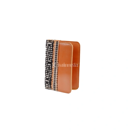 Image of KAINNESIA Kymani Passport Cover - Tenun Kulit Sapi Asli