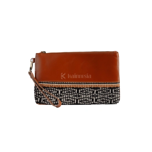 Image of KAINNESIA Sekar Clutch - Tenun Kulit Sapi Asli