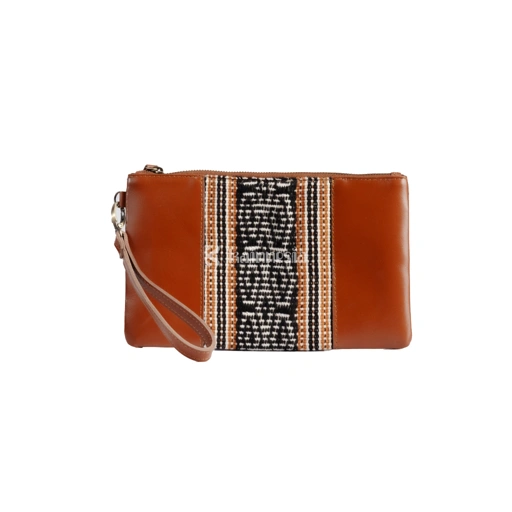 Image of KAINNESIA Serayu Clutch - Tenun Kulit Sapi Asli