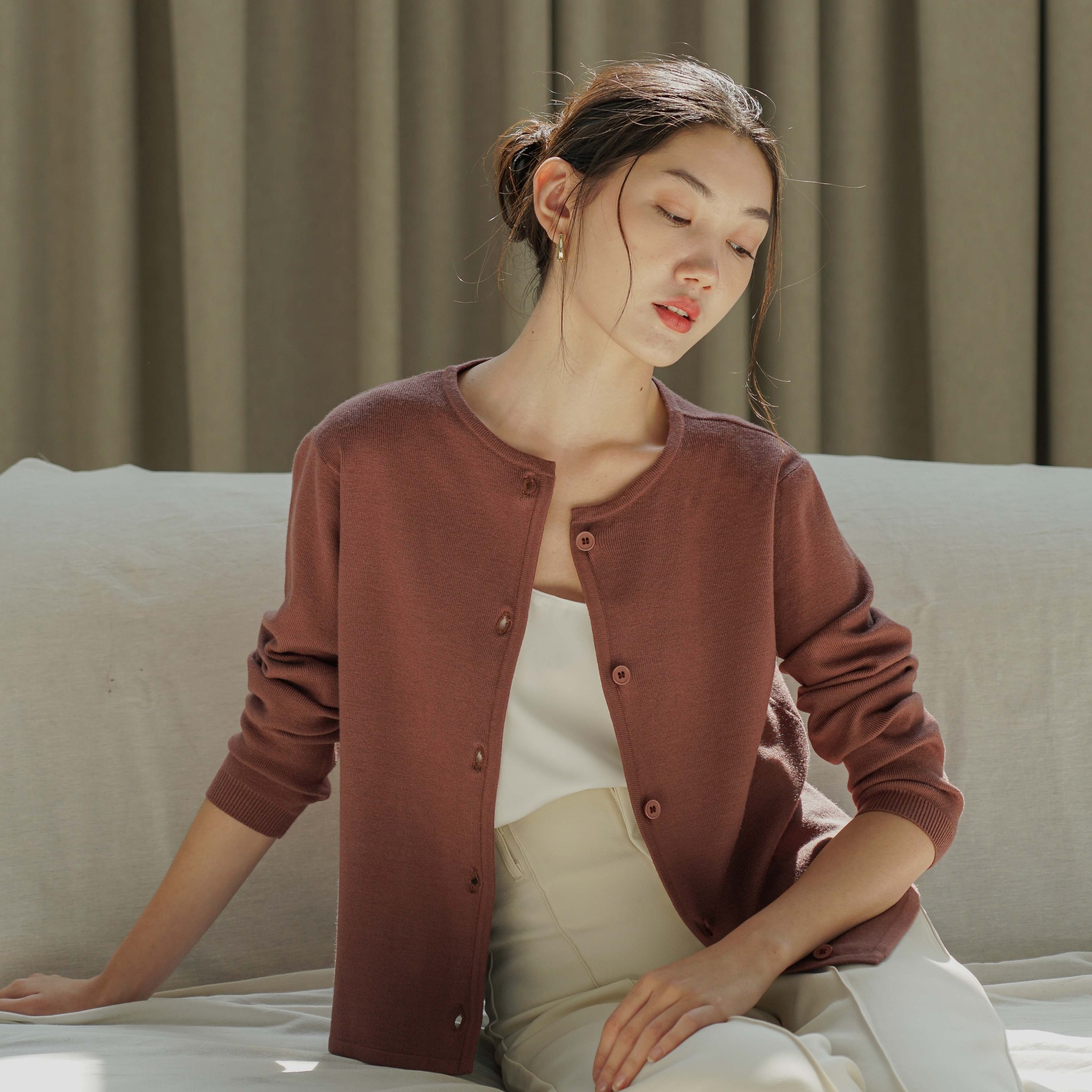 [Tutuloph] Louna Cardigan | Basic Collection Cardigan Sweater Wanita dengan Variasi Kancing – Fit to Big Size | Outer Rajut Nyaman untuk Daily Look & Layering Stylish